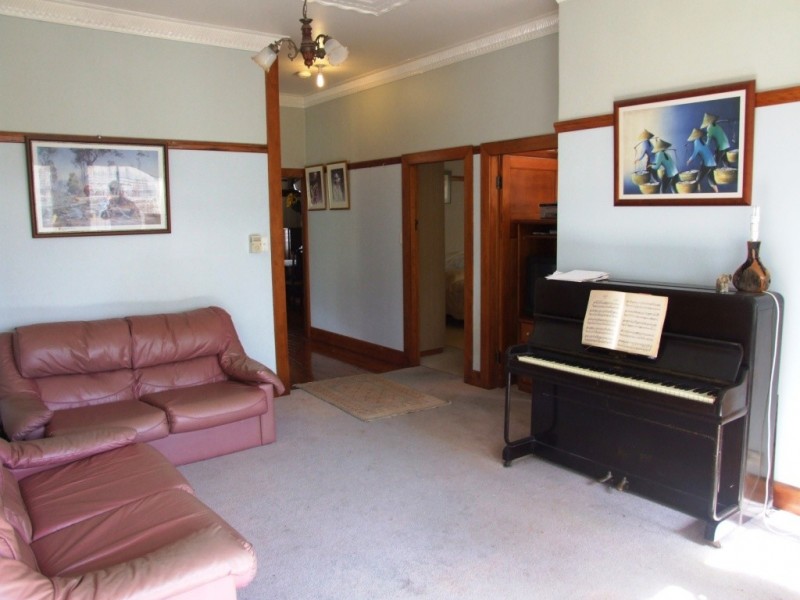 2 Godfrey Street, East Toowoomba QLD 4350