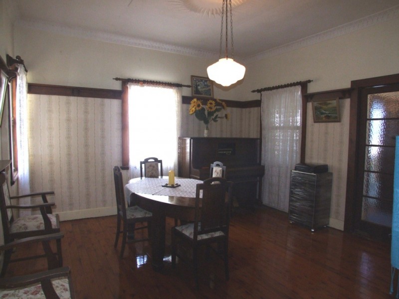 2 Godfrey Street, East Toowoomba QLD 4350