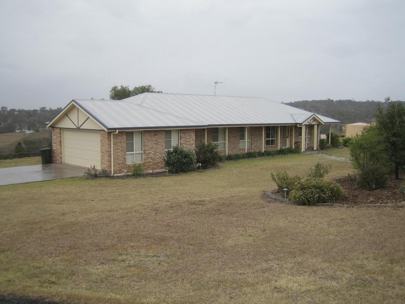 29 Strathdarr Drive, Toowoomba QLD 4350