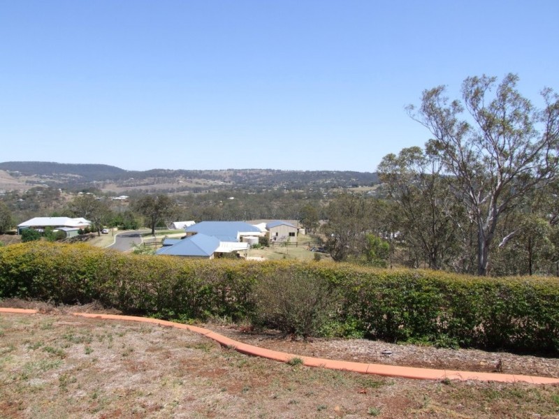 7  Panoramic Drive, Preston QLD 4800