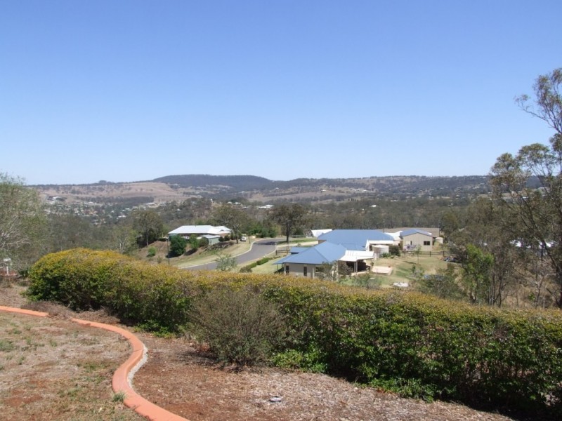 7  Panoramic Drive, Preston QLD 4800