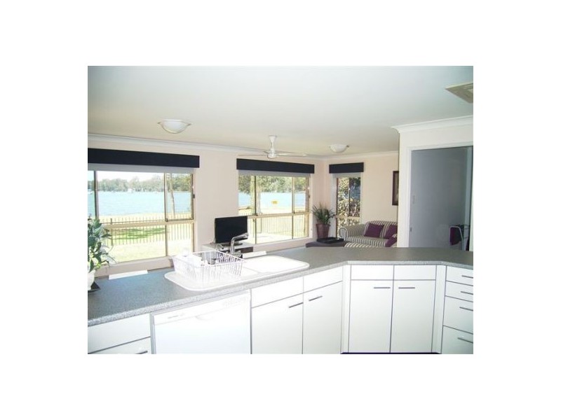 50 Lloyd Avenue, Chain Valley Bay NSW 2259