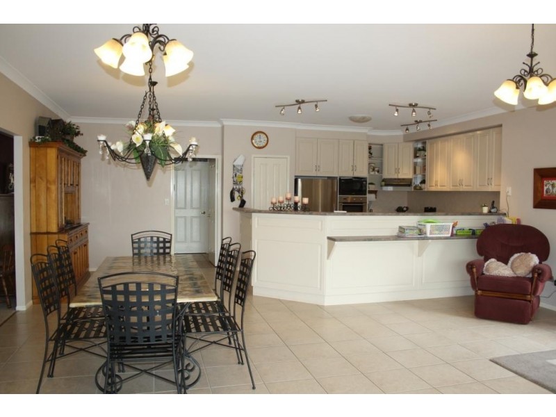 87 Nelson Street, Middle Ridge QLD 4350