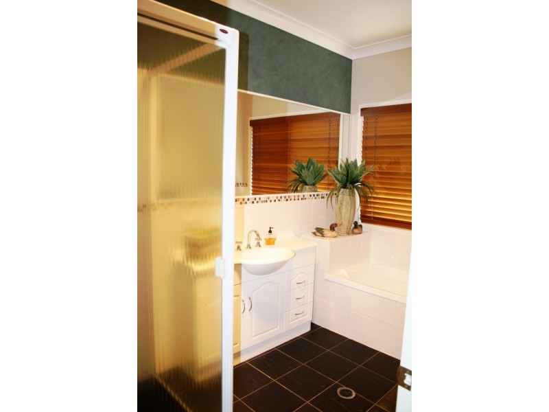 87 Nelson Street, Middle Ridge QLD 4350