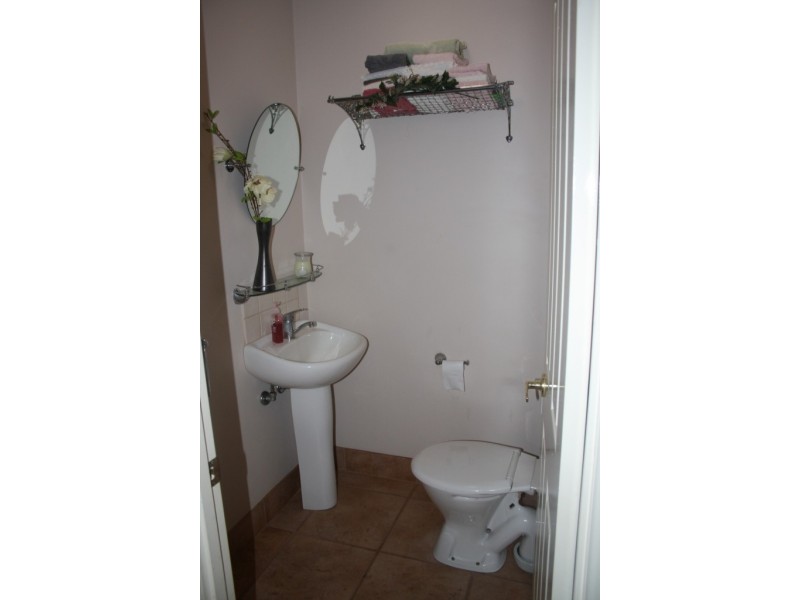 87 Nelson Street, Middle Ridge QLD 4350