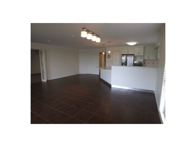 85 Nelson Street, Middle Ridge QLD 4350