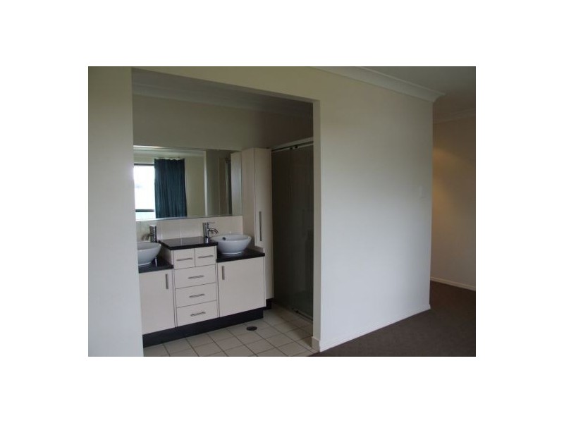 85 Nelson Street, Middle Ridge QLD 4350