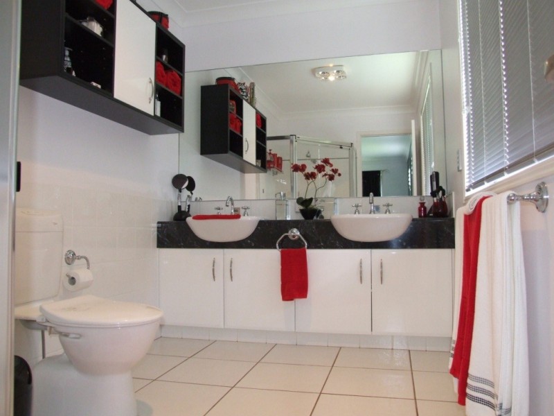 3 Rama Court, Kearneys Spring QLD 4350