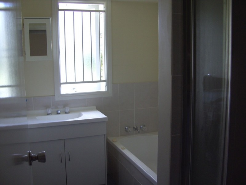 122 Whitehill Road, Eastern Heights QLD 4305