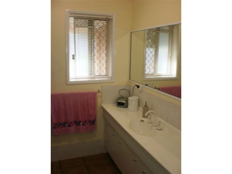 1/3 Sugarwood Street, Bellbowrie QLD 4070