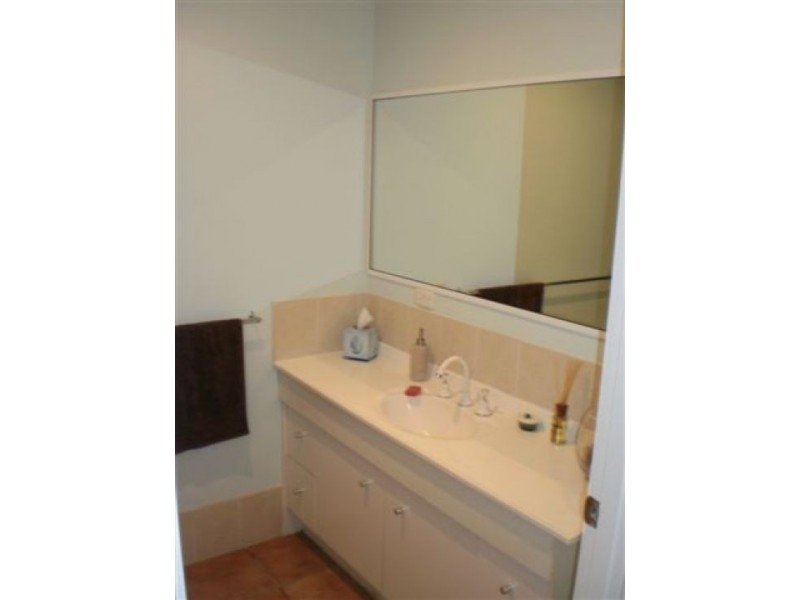 1/3 Sugarwood Street, Bellbowrie QLD 4070