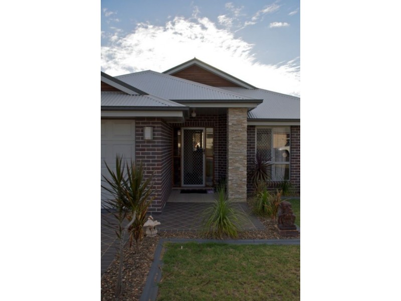 5 Woodville Court, Wyreema QLD 4352