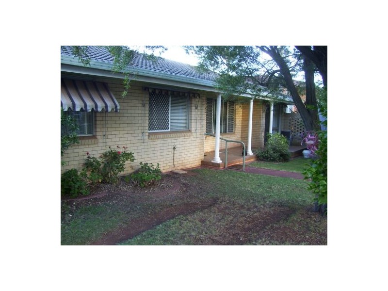 4 Sampson Street, Wilsonton QLD 4350