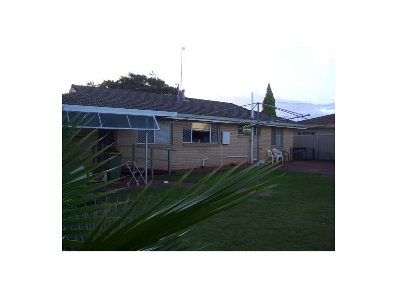 4 Sampson Street, Wilsonton QLD 4350