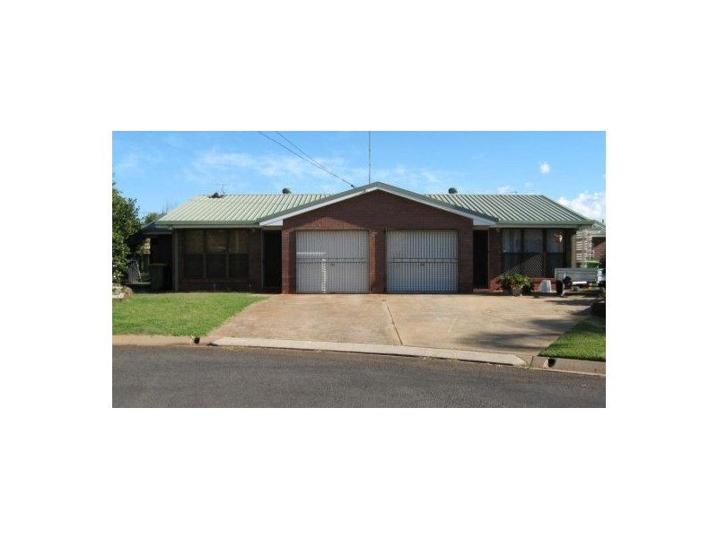 2 / 15 Batten Court, Wilsonton QLD 4350
