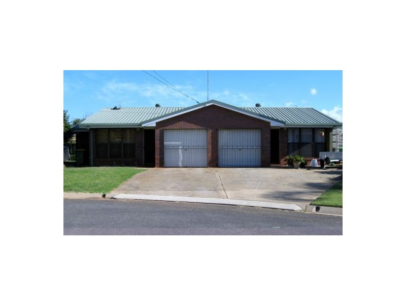 1 / 15 Batten Court, Wilsonton QLD 4350