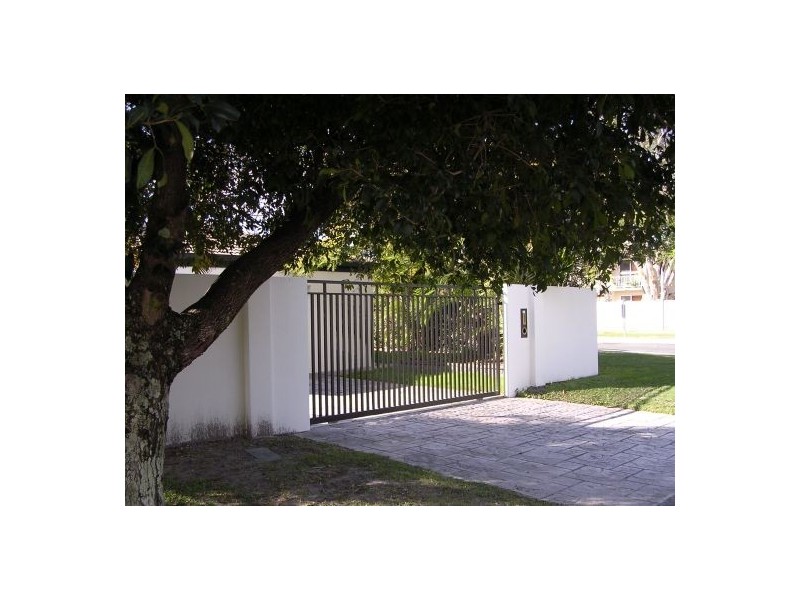 41  Bruce Ave, Paradise Point QLD 4216