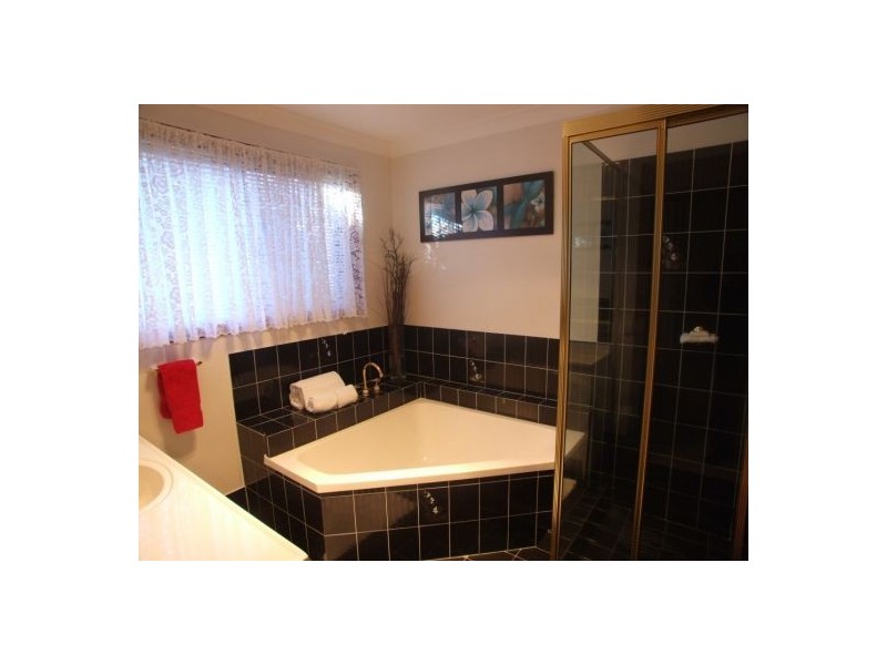 35 Angelica Street, Elanora QLD 4221