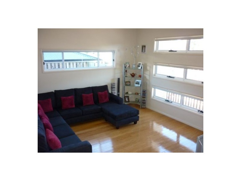 11 Frog Rock Crescent, Reedy Creek QLD 4227