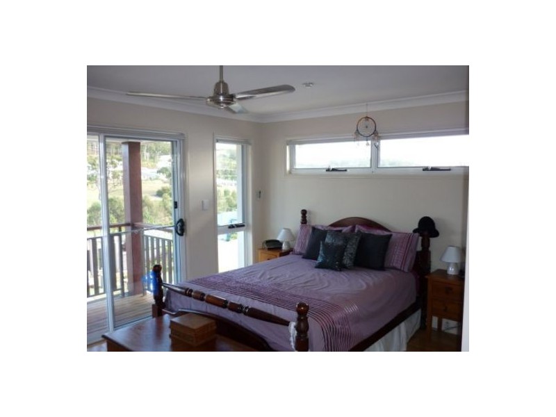 11 Frog Rock Crescent, Reedy Creek QLD 4227