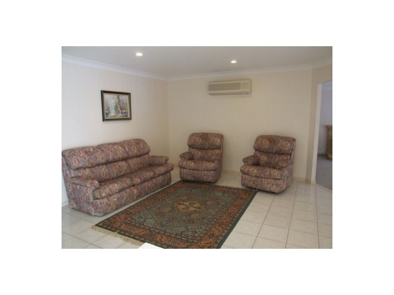 9 Connole Court, Kearneys Spring QLD 4350