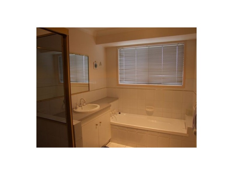 9 Connole Court, Kearneys Spring QLD 4350