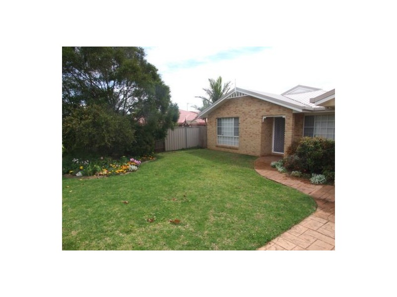 9 Connole Court, Kearneys Spring QLD 4350