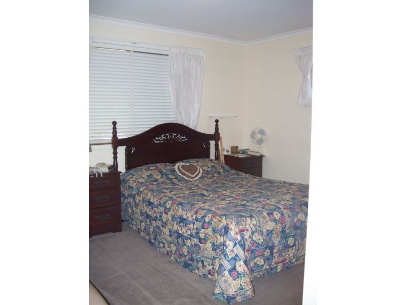 4 Sampson St, Wilsonton QLD 4350