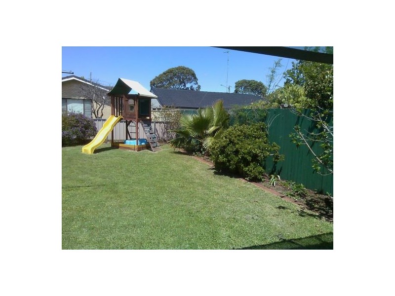 4 Sampson St, Wilsonton QLD 4350