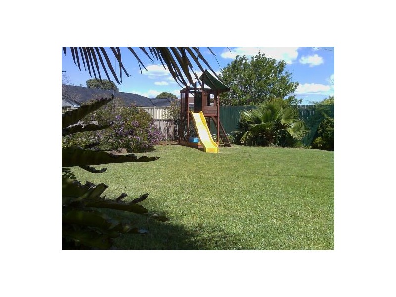 4 Sampson St, Wilsonton QLD 4350