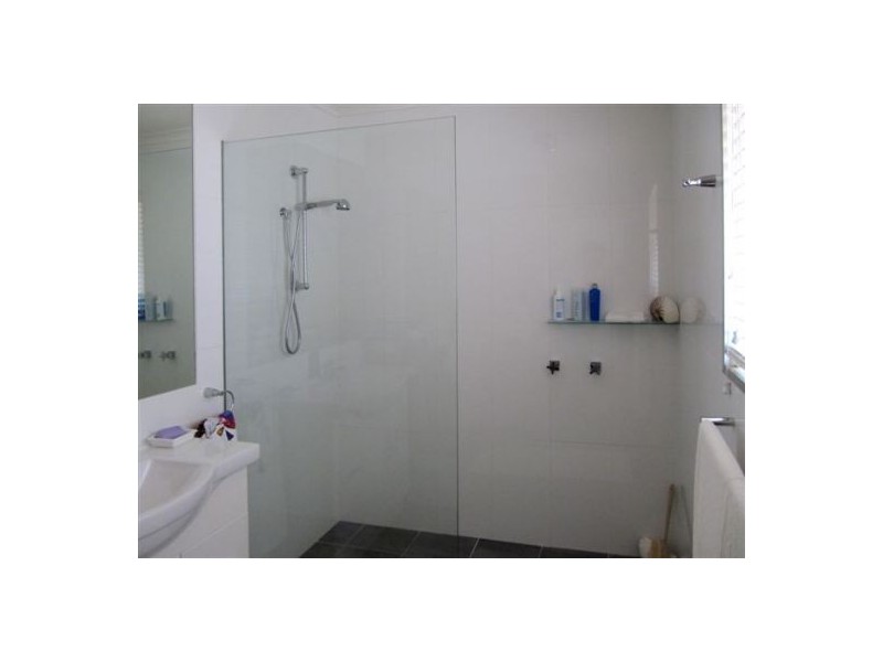 41 Bruce Av, Paradise Point QLD 4216