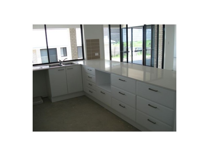 31 Hillary Drive, Warner QLD 4500