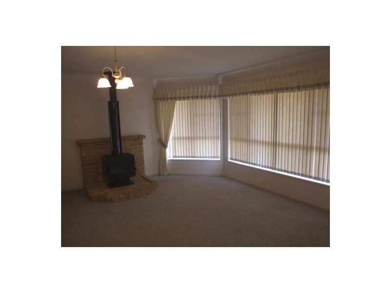 9 Connole Crt, Kearneys Spring QLD 4350