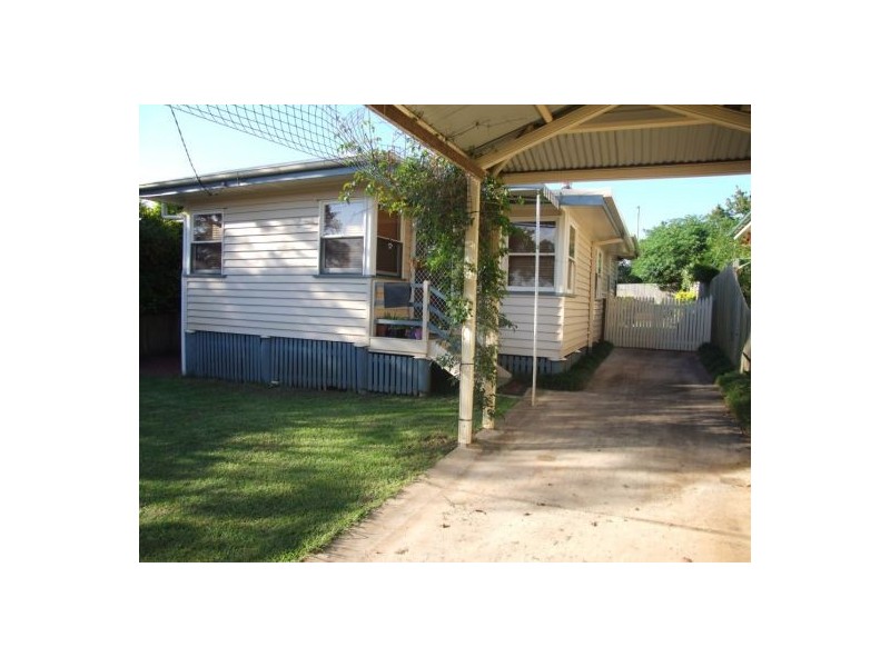 23 Murphy St., Toowoomba QLD 4350