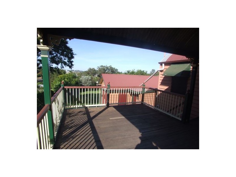 15 Hill St., North Ipswich QLD 4305