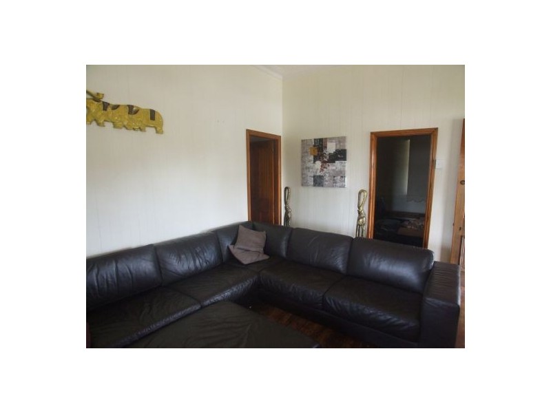 15 Hill St., North Ipswich QLD 4305