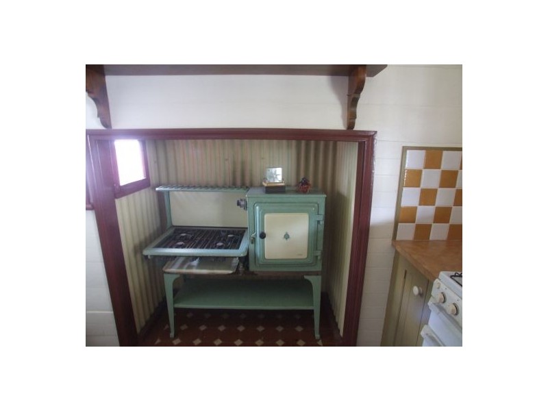 15 Hill St., North Ipswich QLD 4305