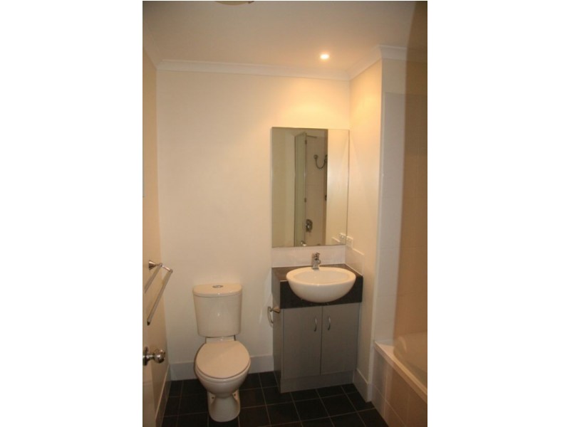 10 / 67 Benson St., Toowong QLD 4066