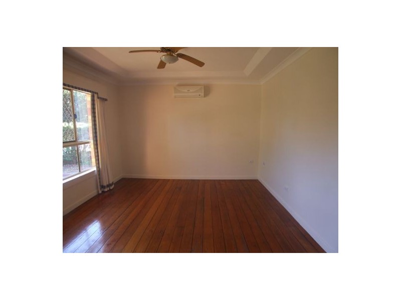 11 McCook St, Toowoomba QLD 4350