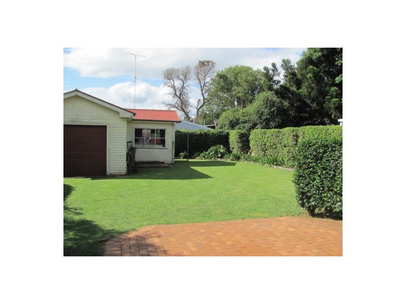 11 McCook St, Toowoomba QLD 4350