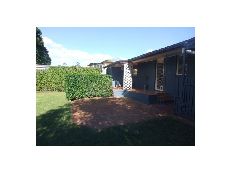 11 McCook St, Toowoomba QLD 4350