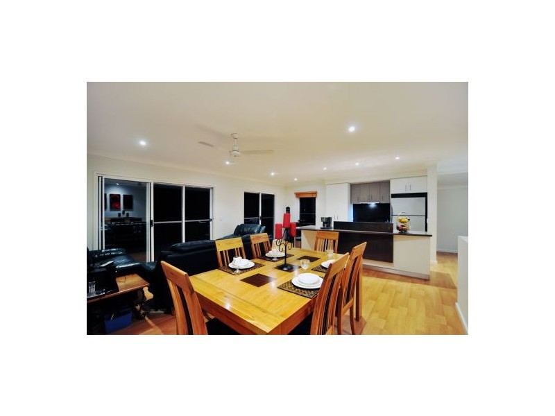 33 Gray Ave., Corinda QLD 4075