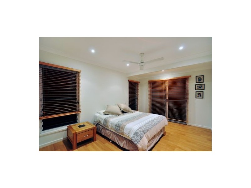 33 Gray Ave., Corinda QLD 4075