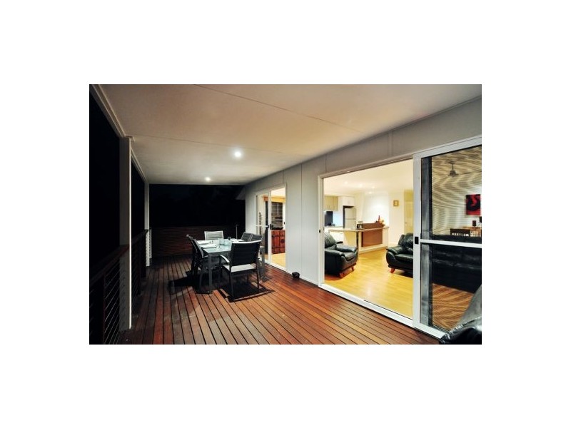 33 Gray Ave., Corinda QLD 4075