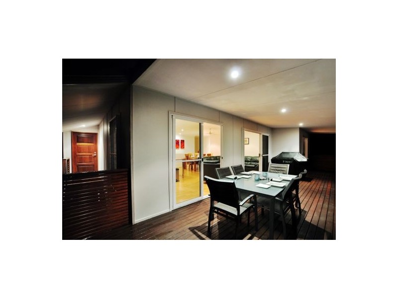 33 Gray Ave., Corinda QLD 4075