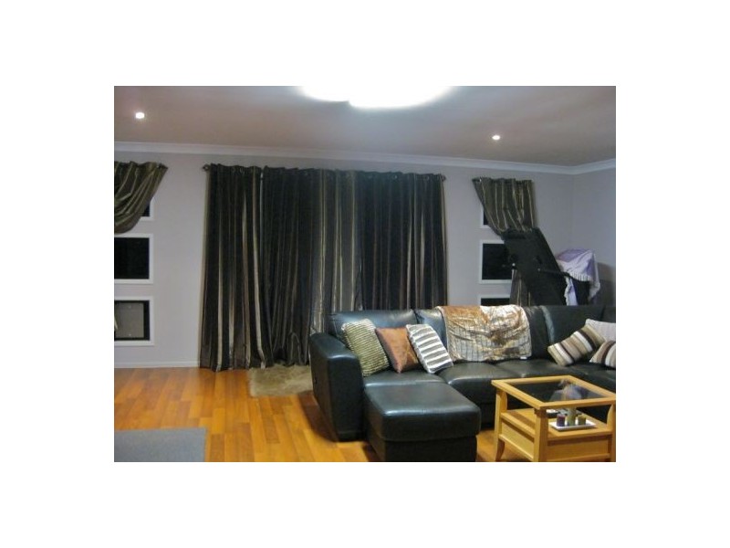 1 Ashley Crt., Highfields QLD 4352