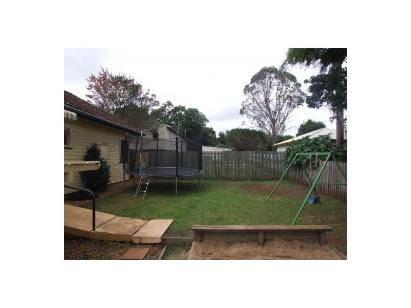 2A  Somerset St., South Toowoomba QLD 4350