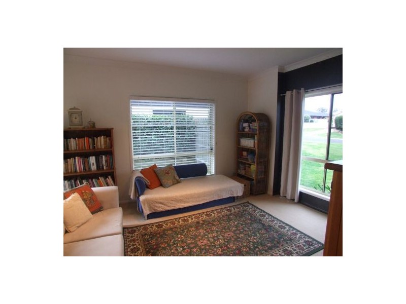 7 Olympus Crt, Middle Ridge QLD 4350