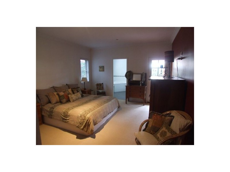 7 Olympus Crt, Middle Ridge QLD 4350