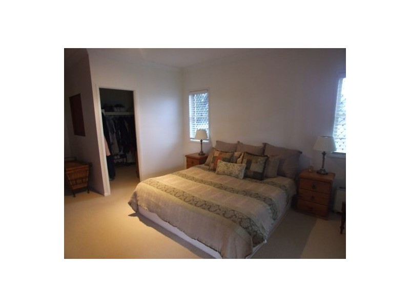 7 Olympus Crt, Middle Ridge QLD 4350